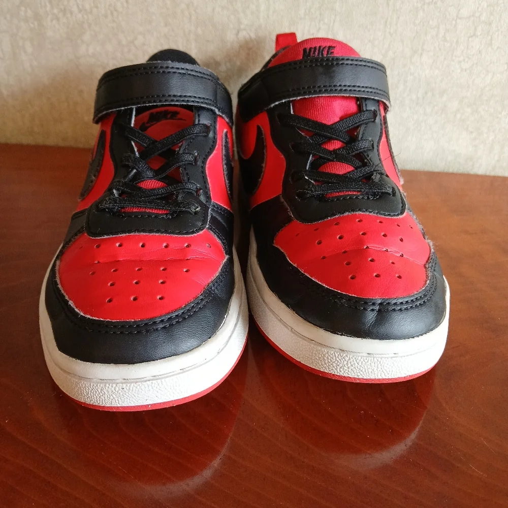 Nike Court Borough Sneakers Shoes red black size 2Y - Picture 3 of 7